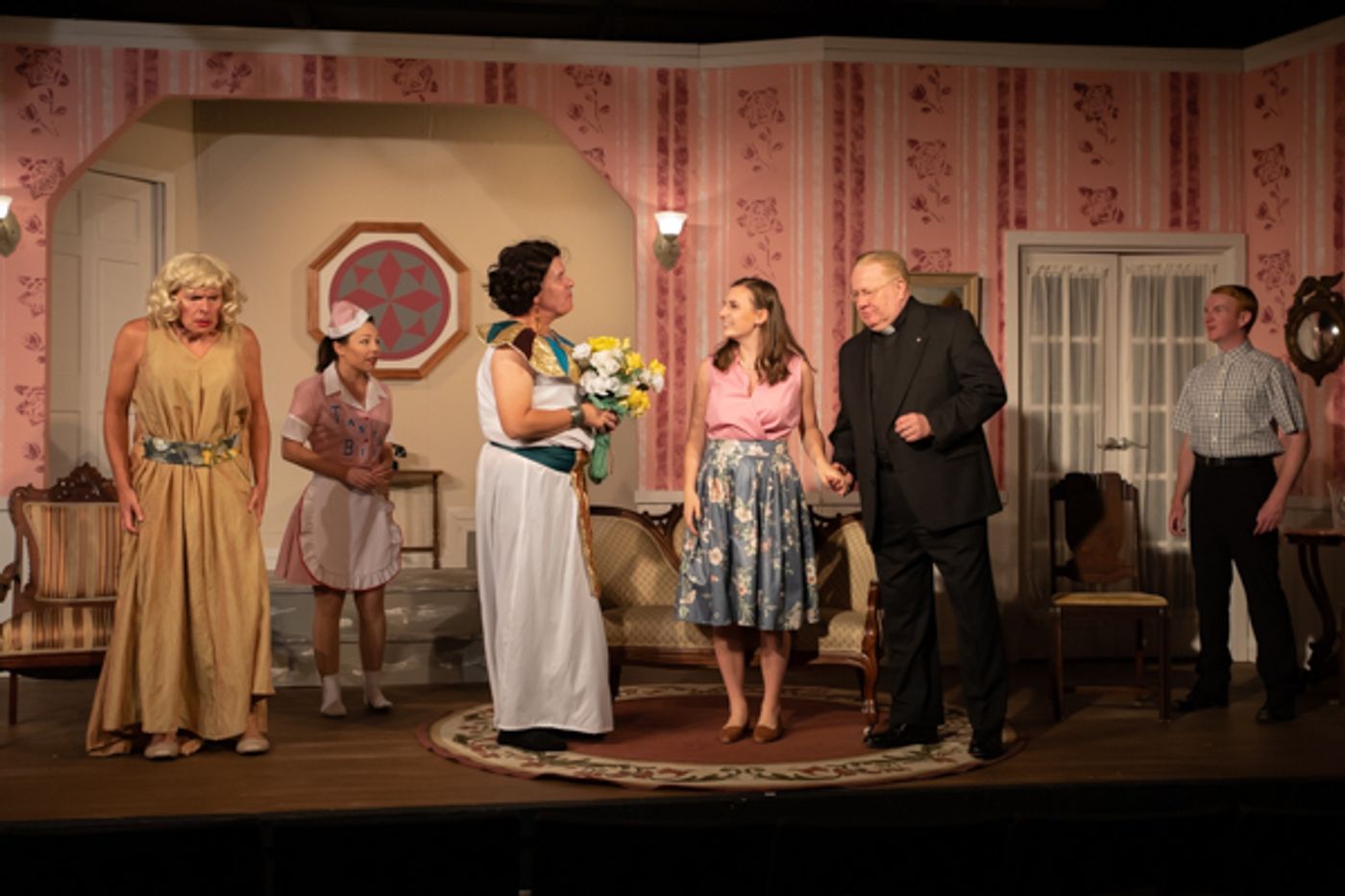 Photo Coverage: First Look at Curtain Players' LEADING LADIES  Image