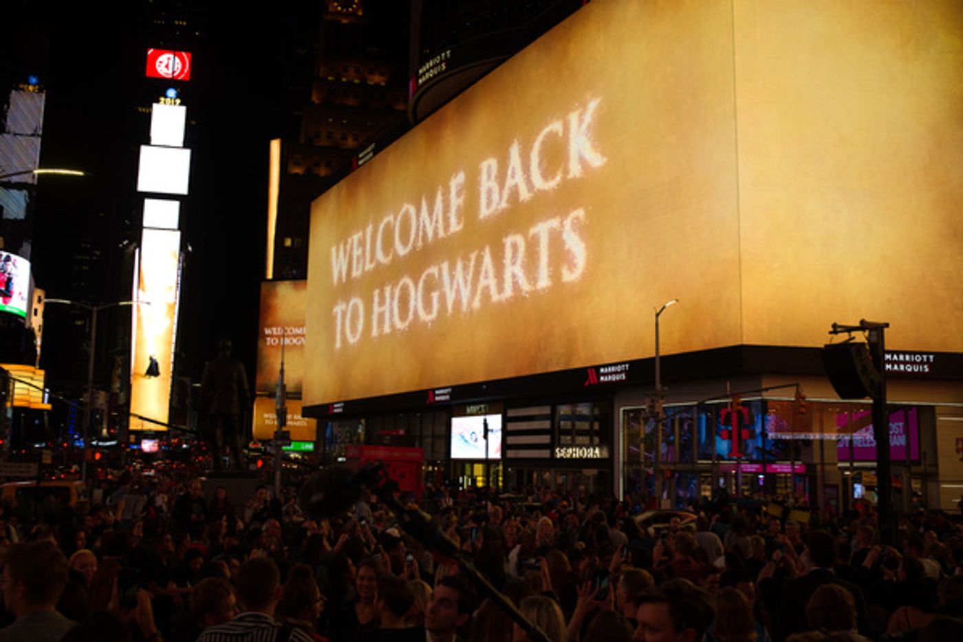 Photos/Video: HARRY POTTER AND THE CURSED CHILD Takes Over Times Square For All New Promo Photos/Video: HARRY POTTER AND THE CURSED CHILD Takes Over Times Square For All New Promo Image