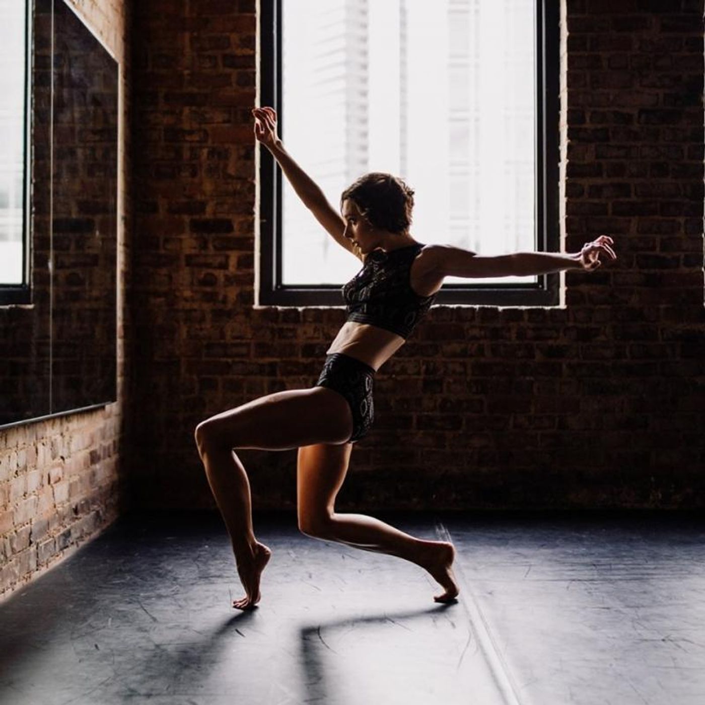 Interview: Director Whitney Renfroe Infuses Dance and Painting in Formations Dance Company's Original Performance PERMANENCE at Forma Arts + Wellness Interview: Director Whitney Renfroe Infuses Dance and Painting in Formations Dance Company's Original Performance PERMANENCE at Forma Arts + Wellness Image