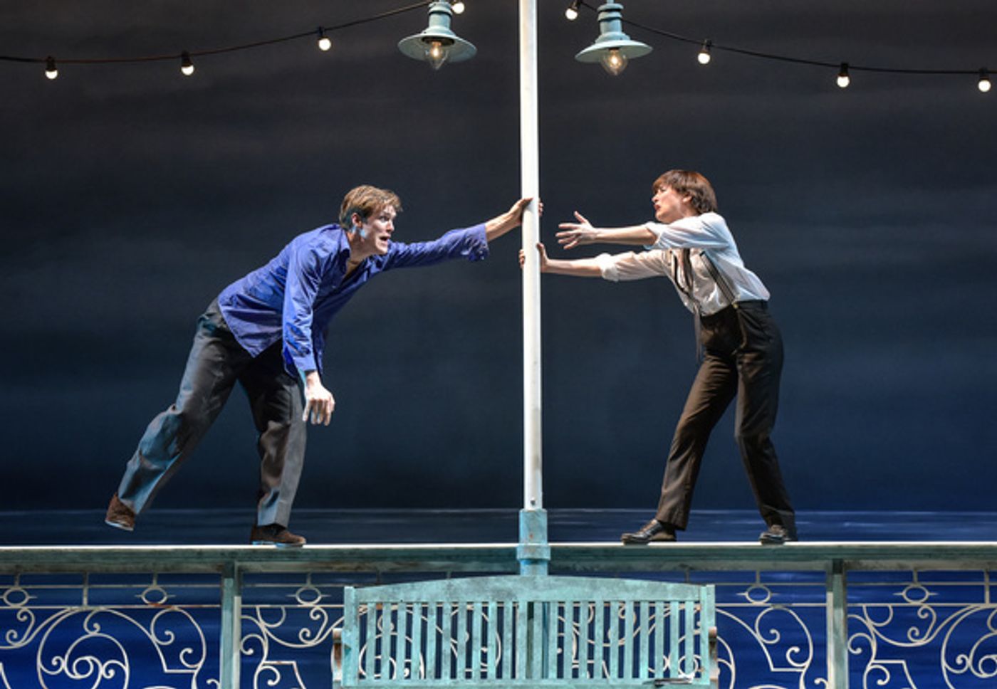 Photo Flash: First Look at ONE MAN, TWO GUVNORS at Derby Theatre  Image