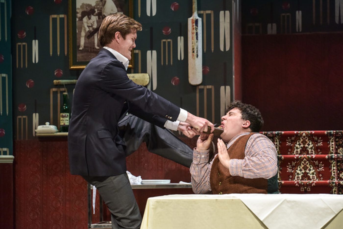 Photo Flash: First Look at ONE MAN, TWO GUVNORS at Derby Theatre  Image