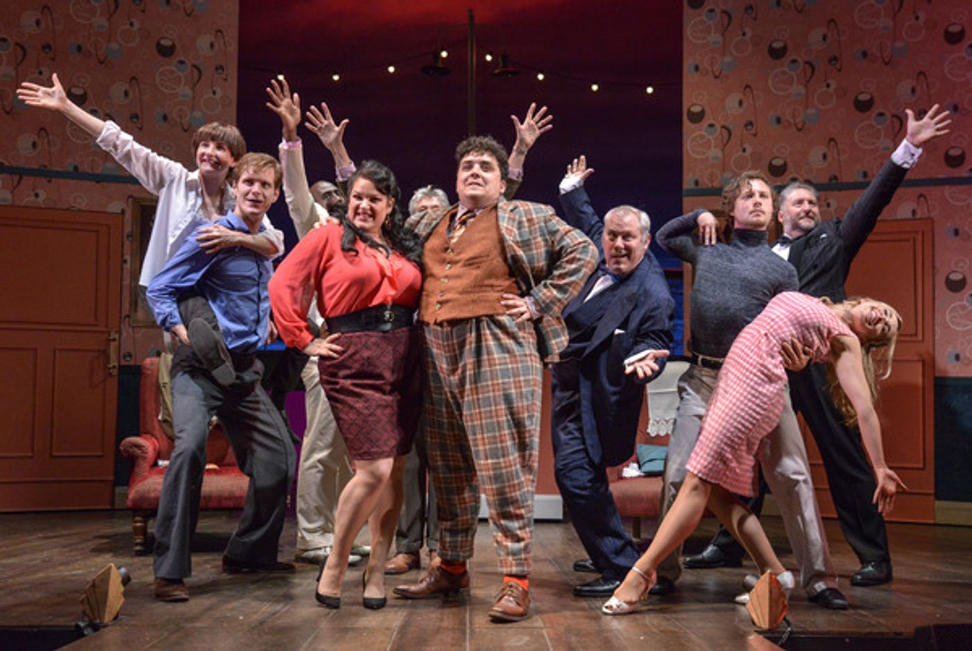 Photo Flash: First Look at ONE MAN, TWO GUVNORS at Derby Theatre  Image