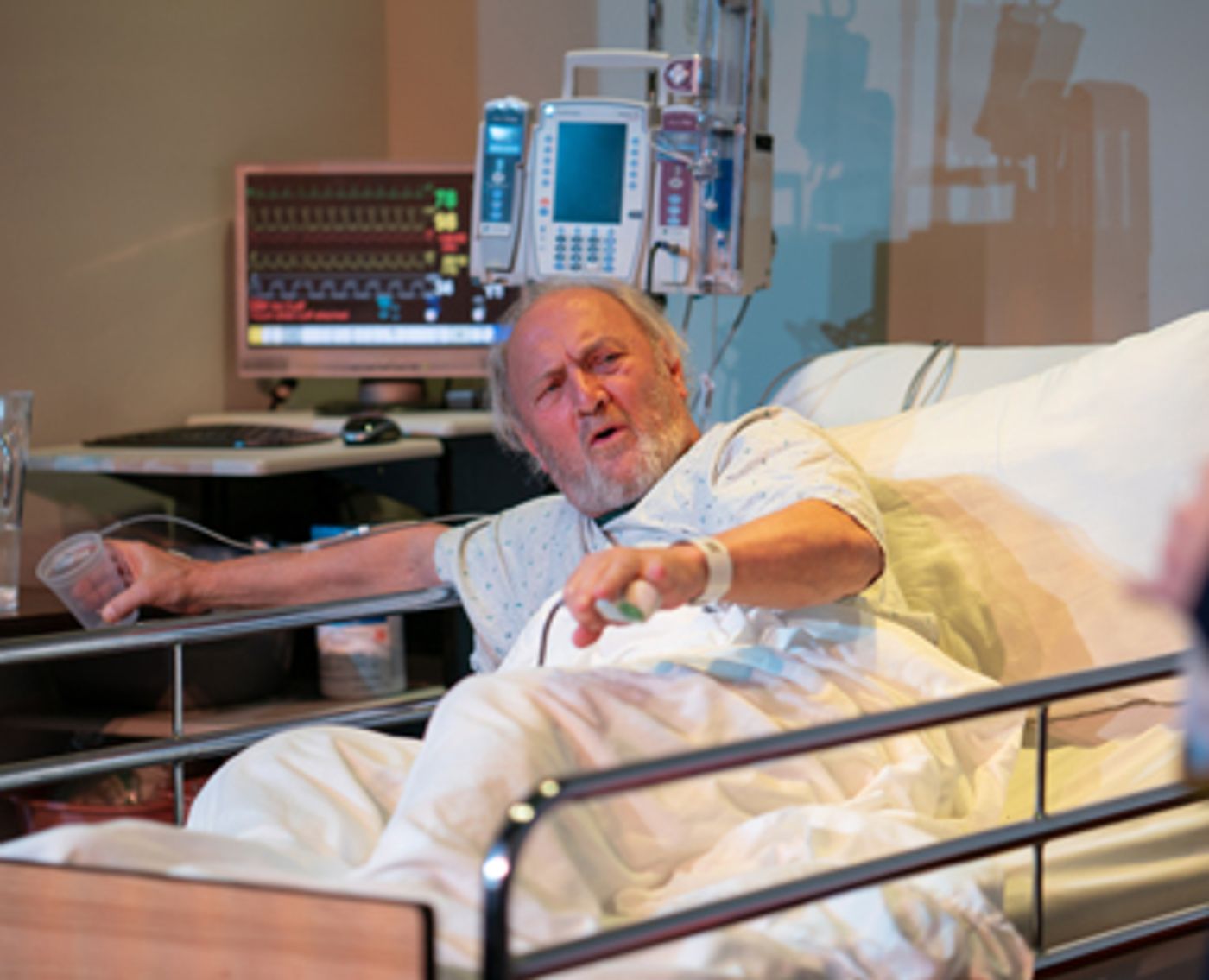 Review: DNR at Living Room Theatre  Image