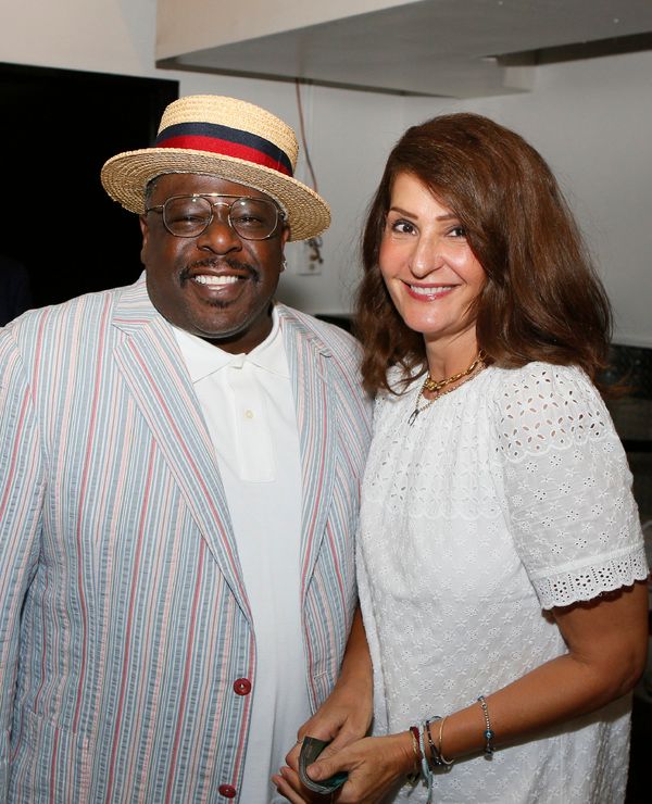 Cedric the Entertainer and Nia Vardalos Photo