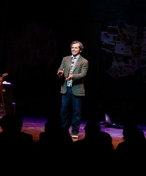 John Leguizamo @ BroadwayWorld John Leguizamo Photo