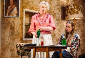 Sara Crowe, Diana Vickers Photo