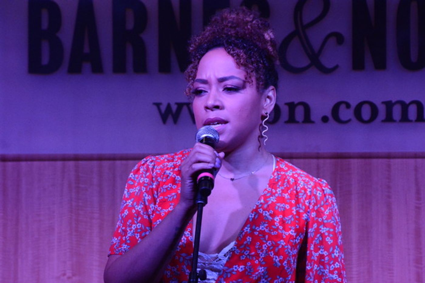 Photo Coverage: TOOTSIE Celebrates Cast Album Release at Barnes and Noble  Image