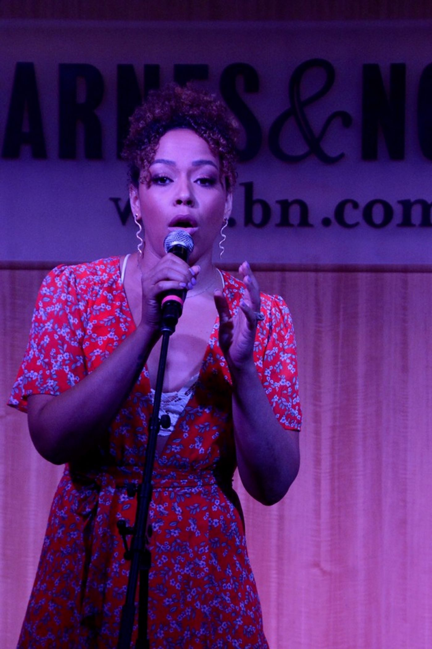 Photo Coverage: TOOTSIE Celebrates Cast Album Release at Barnes and Noble  Image