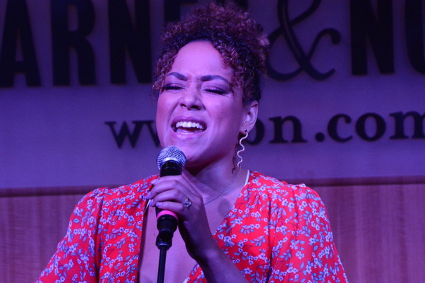 Photo Coverage: TOOTSIE Celebrates Cast Album Release at Barnes and Noble  Image