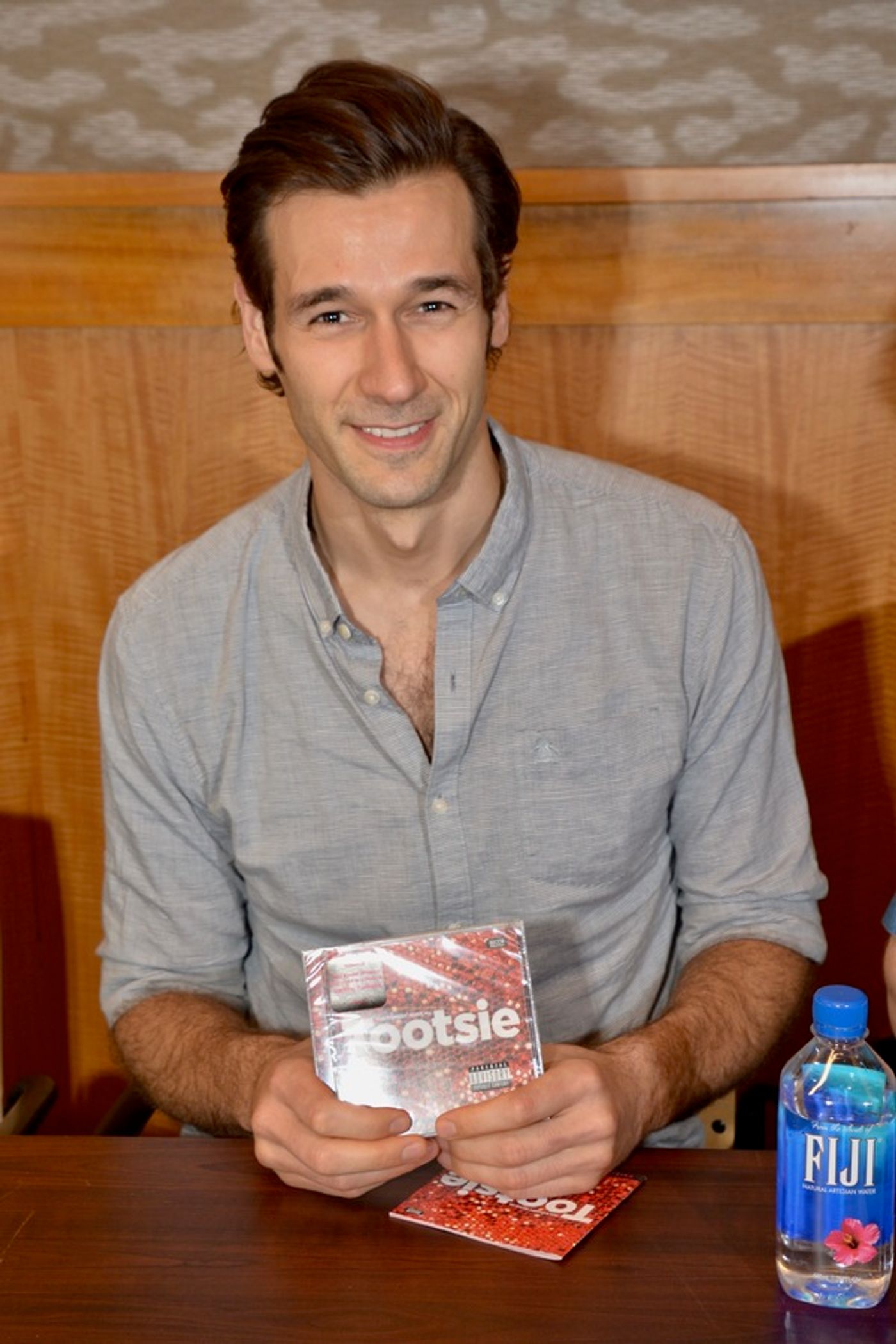 Photo Coverage: TOOTSIE Celebrates Cast Album Release at Barnes and Noble  Image