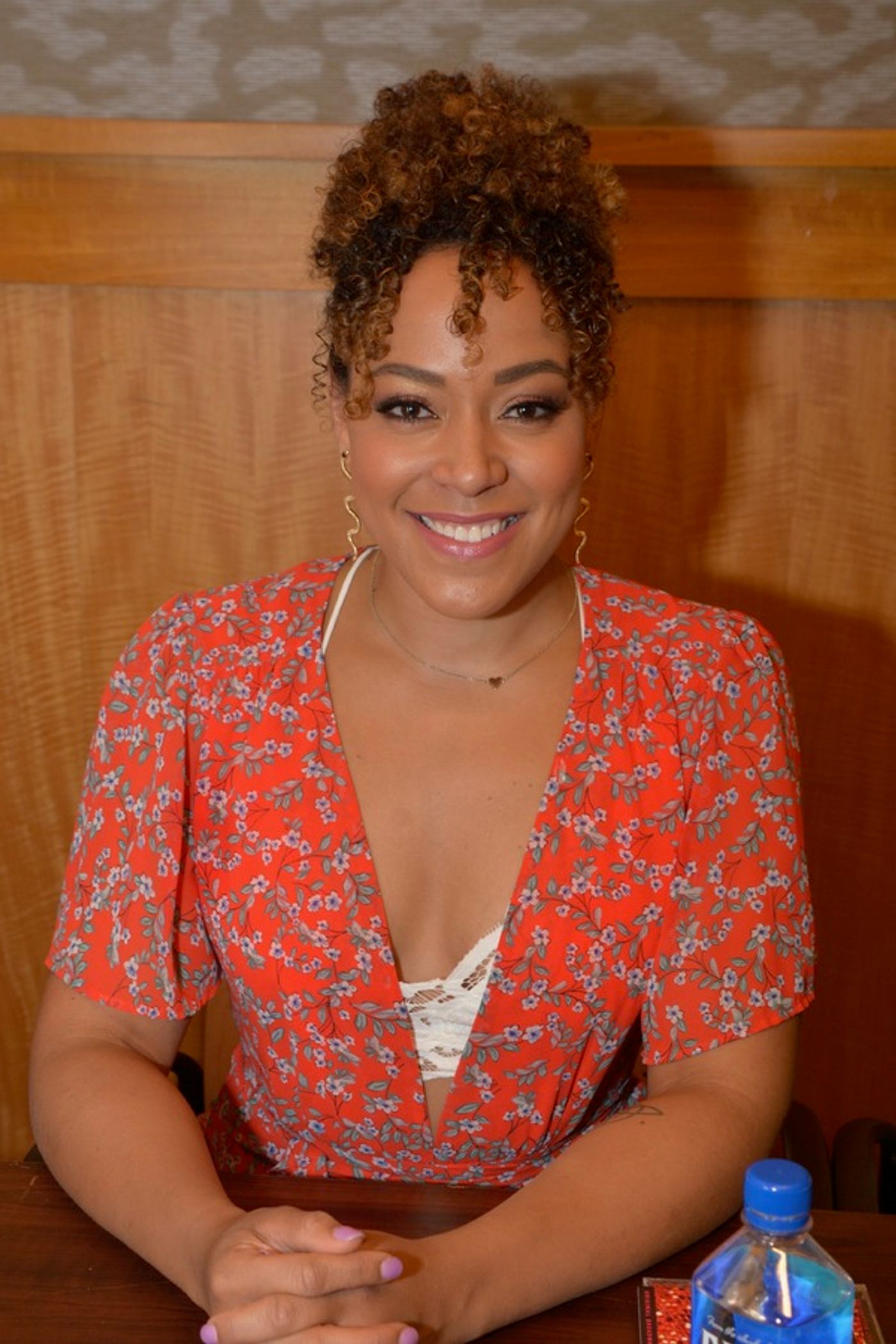 Photo Coverage: TOOTSIE Celebrates Cast Album Release at Barnes and Noble  Image