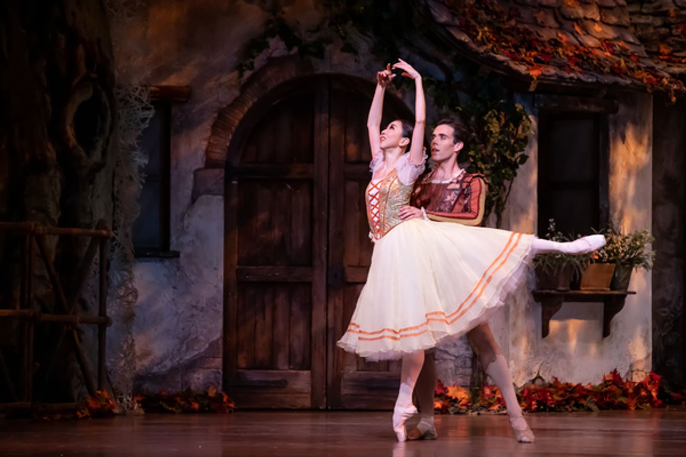 Photo Flash: First Look at Houston Ballet's GISELLE Photo Flash: First Look at Houston Ballet's GISELLE Image