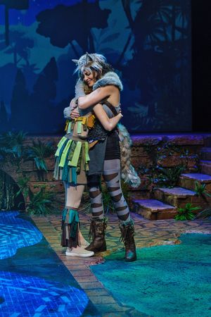 Blakeney Mahlstedt and Lara Wright  Photo