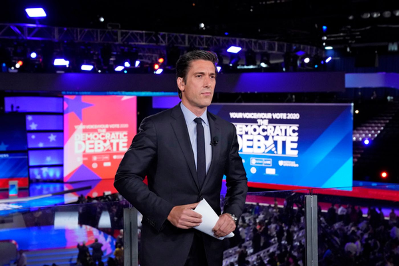 Photo Flash: See Photos from Tonight's Democratic Debate on ABC  Image