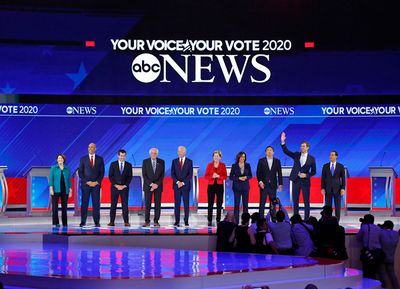 AMY KLOBUCHAR, CORY BOOKER, PETE BUTTIGIEG, BERNIE SANDERS, JOE BIDEN, ELIZABETH WARR Photo