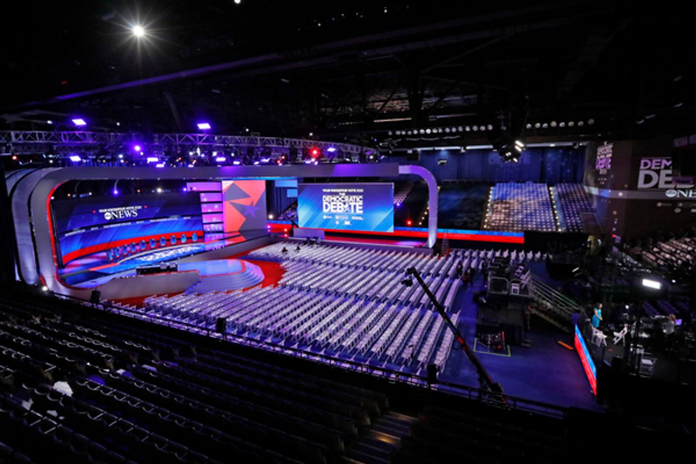 Photo Flash: See Photos from Tonight's Democratic Debate on ABC  Image