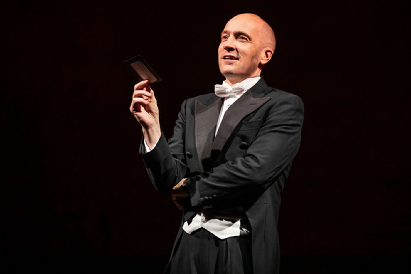 Photo Flash: DERREN BROWN: SECRET Brings Magic to Broadway Photo Flash: DERREN BROWN: SECRET Brings Magic to Broadway Image