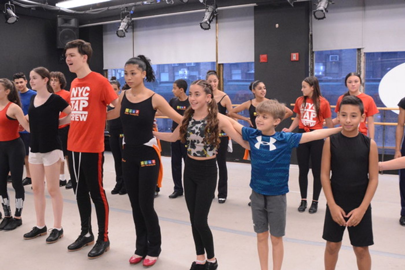 Photo Coverage: Better Entertainment Hosts Ballet Paraisopolis  Image