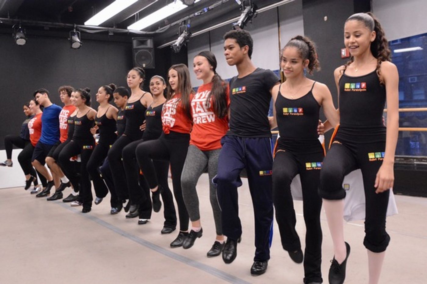 Photo Coverage: Better Entertainment Hosts Ballet Paraisopolis  Image