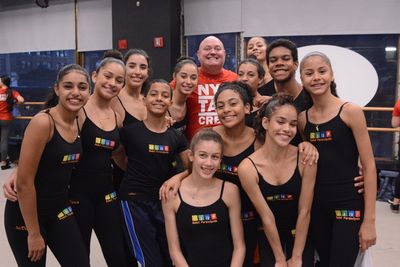 Thommie Retter joins Members of Ballet Paraisopolis -Geise da Rocha, Anna Carolina Mo Photo