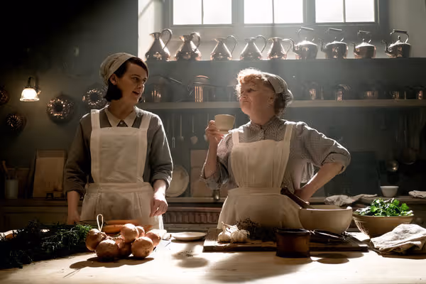 Sophie McShera as Daisy Mason, Lesley Nicol as Mrs. Patmore Photo