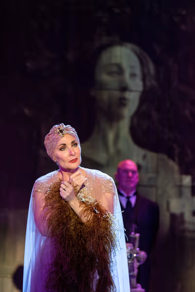 
Judy McLane (Norma Desmond)
 Photo