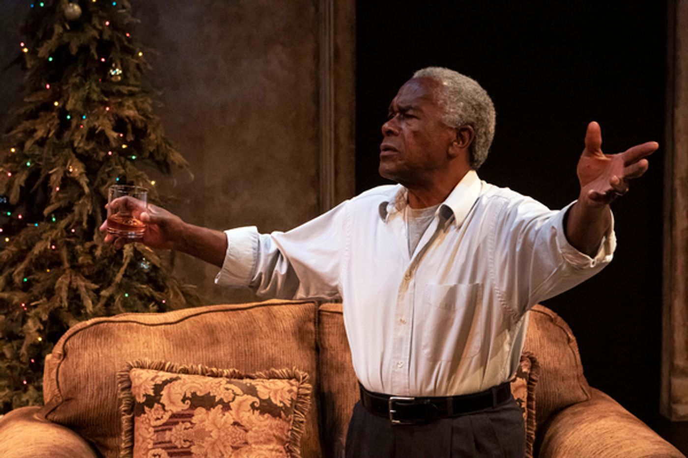 Photo Flash: First Look at BETWEEN RIVERSIDE AND CRAZY at Capital Stage  Image
