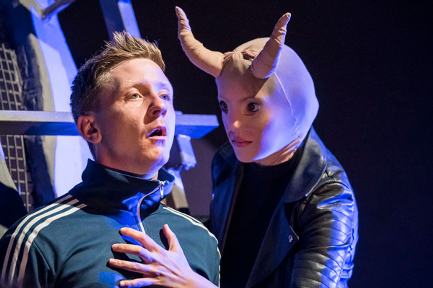Photo Flash: First Look at Sheffield Theatres' and English Touring Theatre's REASONS TO STAY ALIVE  Image