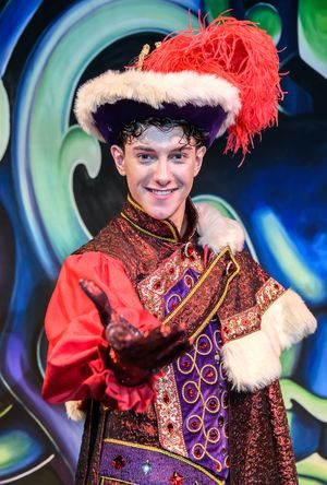 Jac Yarrow @ BroadwayWorld Jac Yarrow Photo