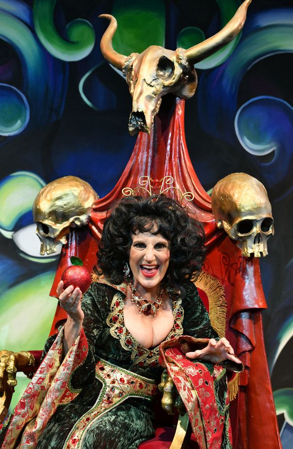 Lesley Joseph Photo
