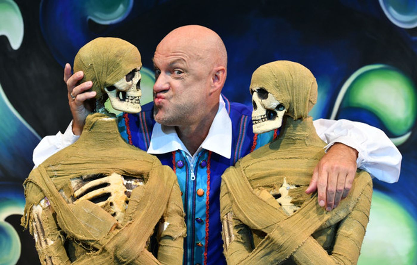 Photo Flash: First Look at the Cast of SNOW WHITE AND THE SEVEN DWARFS at Birmingham Hippodrome  Image