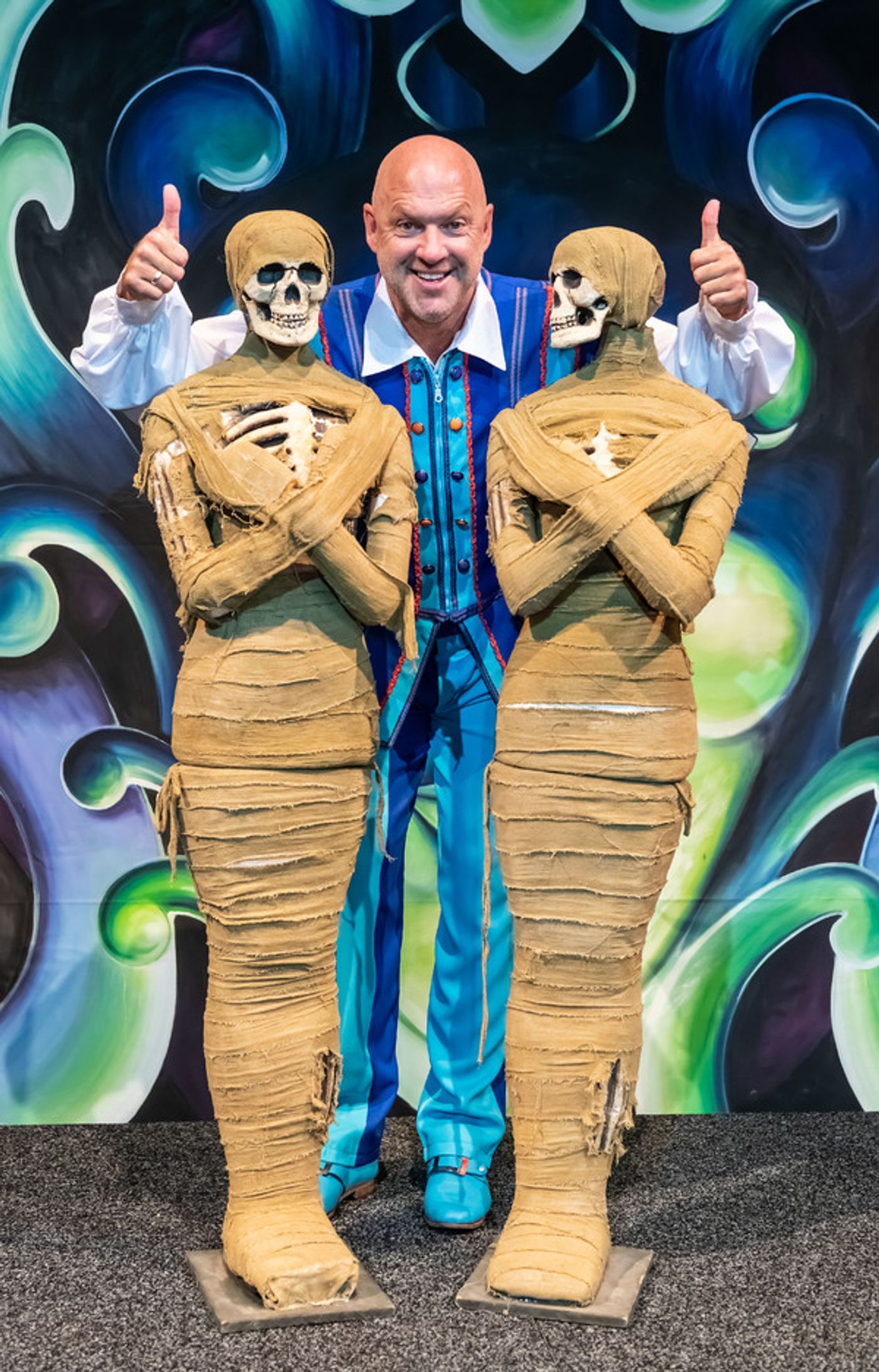 Photo Flash: First Look at the Cast of SNOW WHITE AND THE SEVEN DWARFS at Birmingham Hippodrome  Image