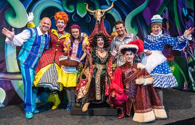 Matt Slack, Andrew Ryan, Faye Brookes, Lesley Joseph, Joe McElderry, Jac Yarrow, Dore Photo
