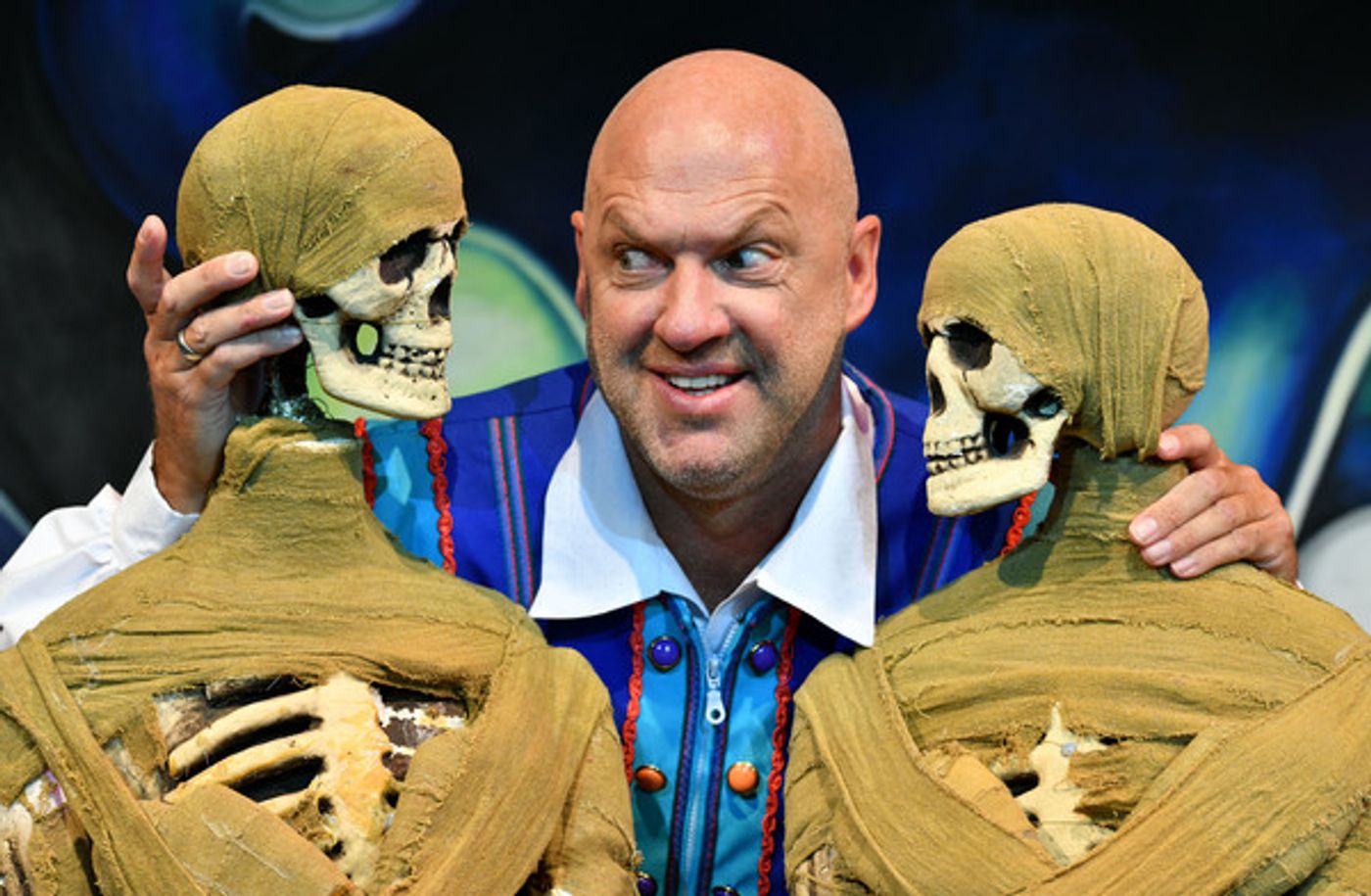 Photo Flash: First Look at the Cast of SNOW WHITE AND THE SEVEN DWARFS at Birmingham Hippodrome  Image