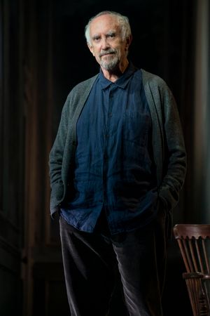 Jonathan Pryce Photo