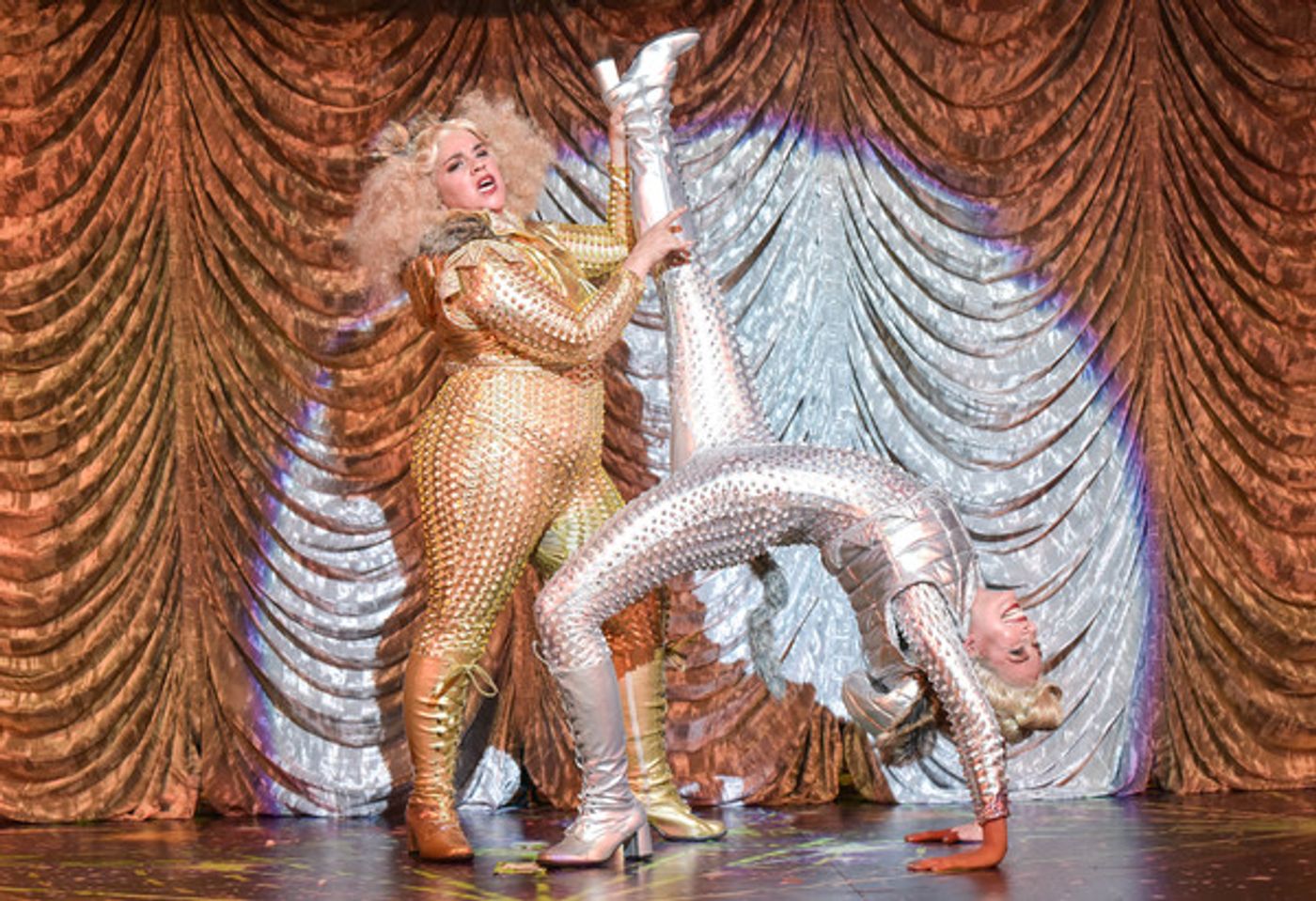 Photo Flash: Mischief Theatre Presents MAGIC GOES WRONG  Image