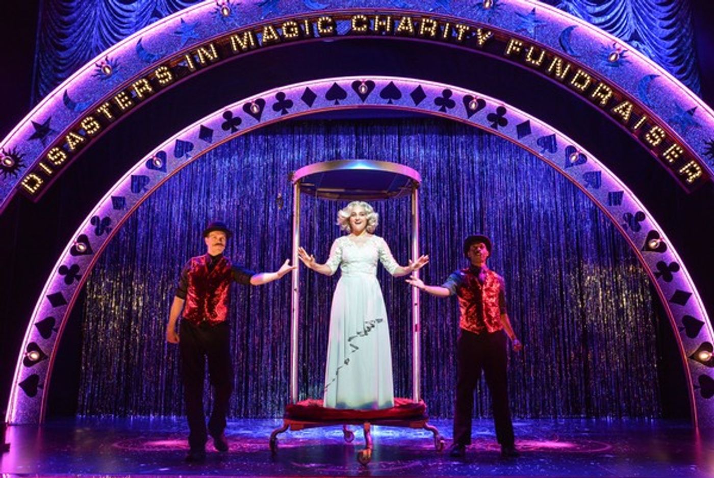 Photo Flash: Mischief Theatre Presents MAGIC GOES WRONG  Image