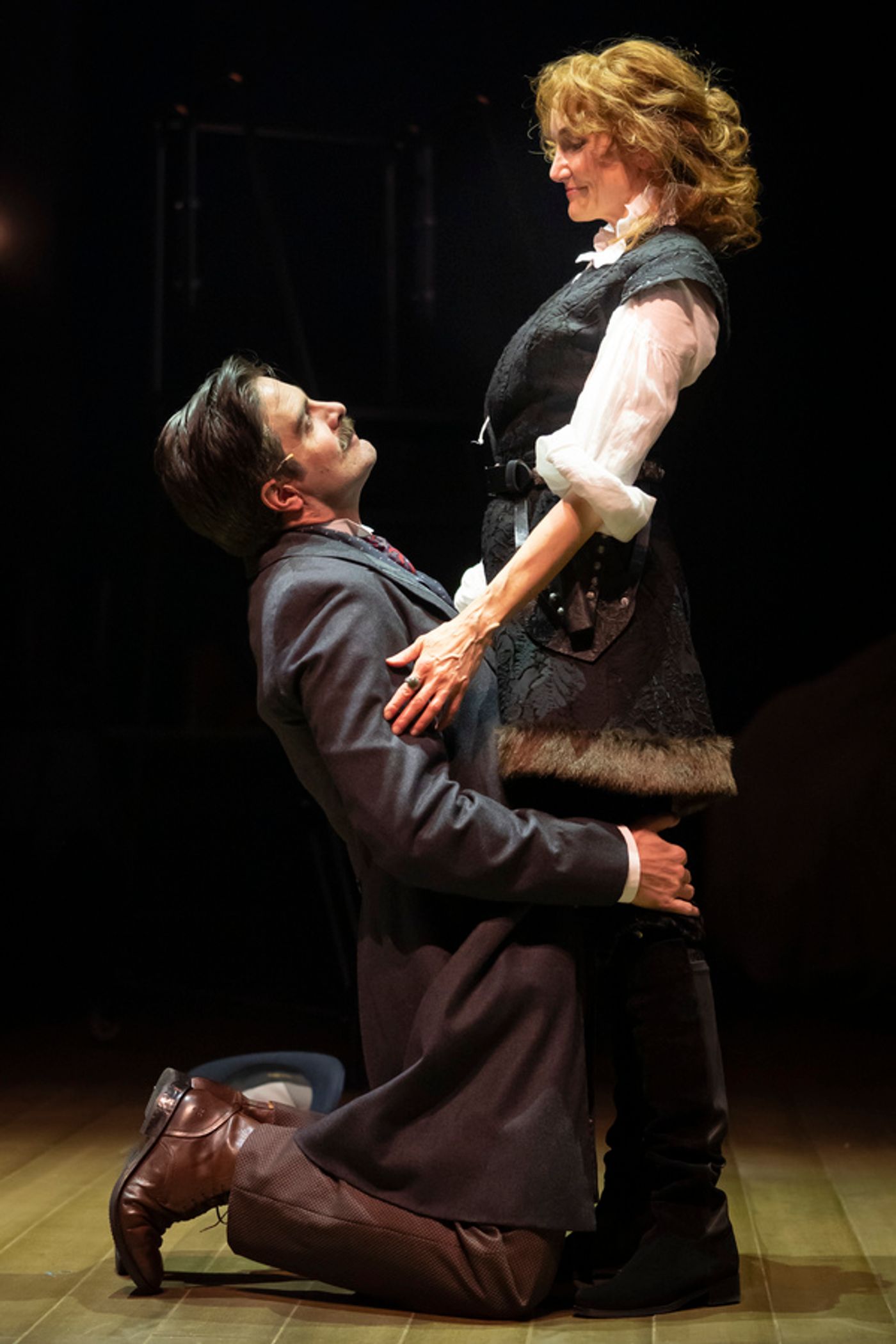 Photo Flash: A First Look At BERNHARDT/HAMLET At Goodman Theatre  Image