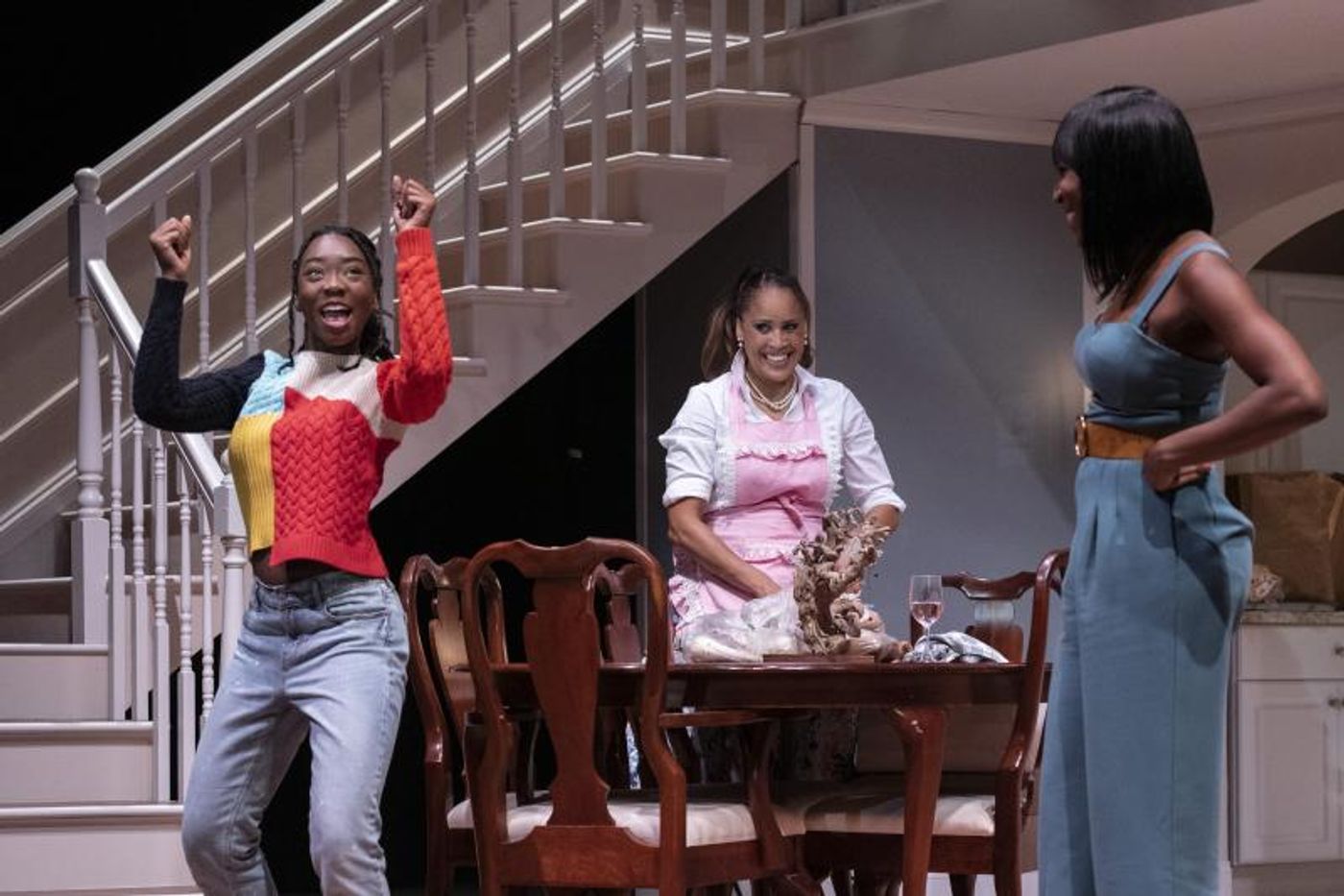 Review: FAIRVIEW at Woolly Mammoth Theatre Company  Image