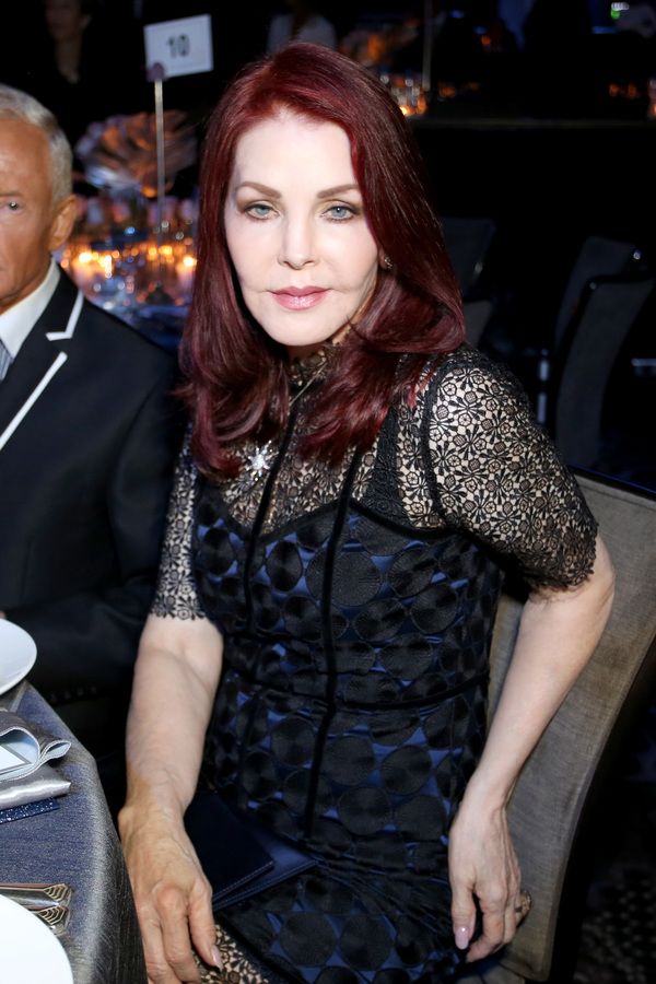 Priscilla Presley  Photo