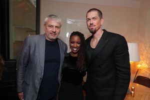 Gary Levine, Shanola Hampton and Steve Howey  Photo