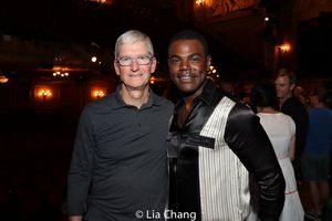 Apple''s CEO Tim Cook and Ahmad Simmons @ BroadwayWorld Apple''s CEO Tim Cook and Ahmad Simmons Photo