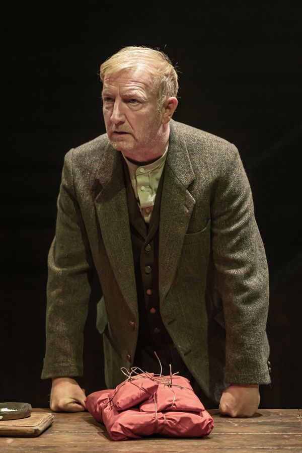 Steffan Rhodri Photo