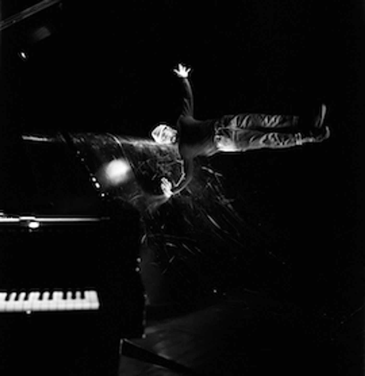 Interview: Yaman Okur Discusses His Breakin' Convention Presents Work 1MM AU DESSUS DU SOL Interview: Yaman Okur Discusses His Breakin' Convention Presents Work 1MM AU DESSUS DU SOL Image