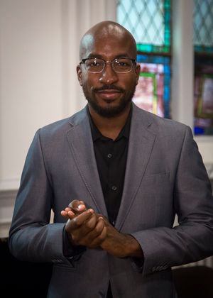 Dave Harris @ BroadwayWorld Dave Harris Photo