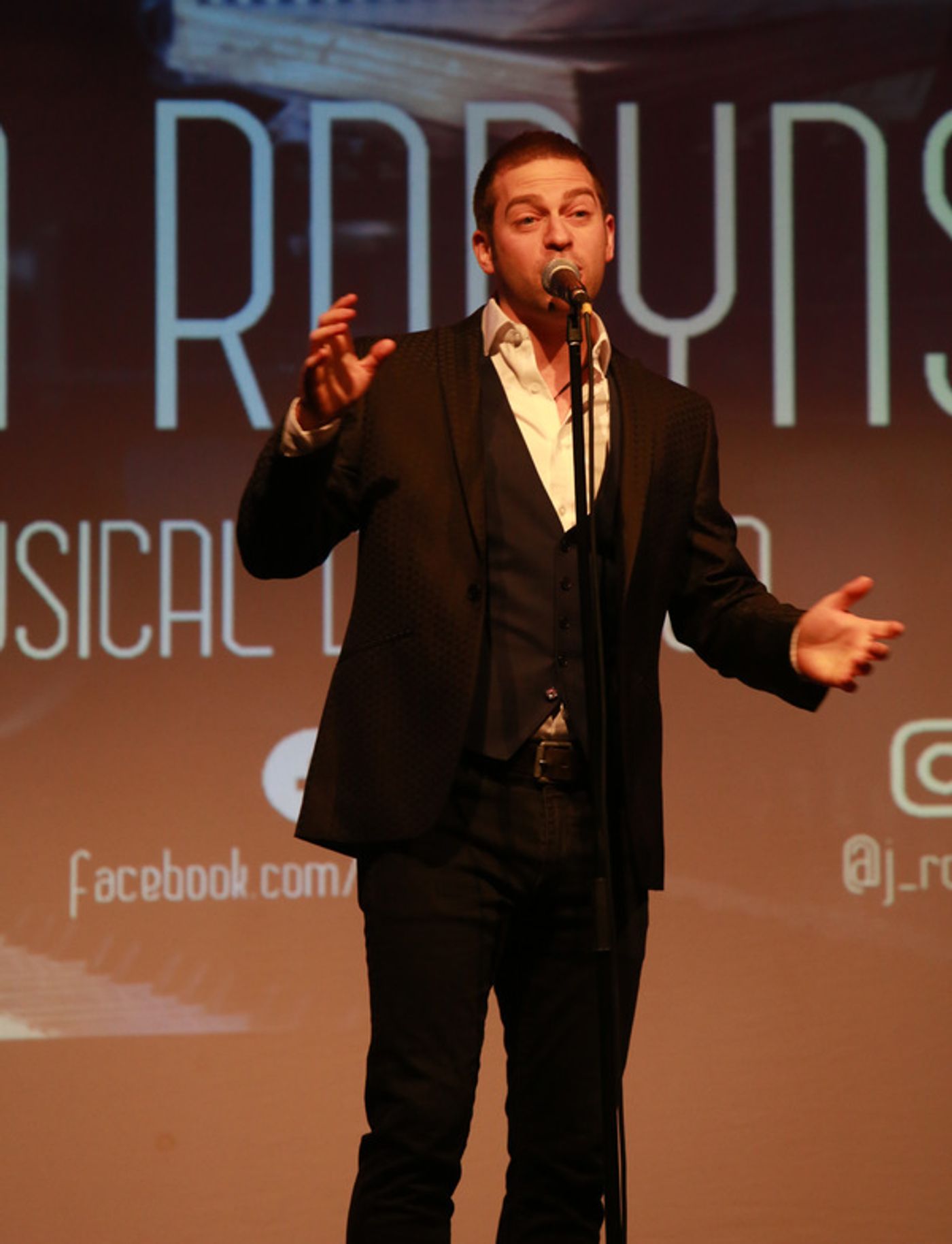 Photo Flash: Jon Robyns, Alice Fearn and Kevin Clifton Perform at Leicester Square Theatre Photo Flash: Jon Robyns, Alice Fearn and Kevin Clifton Perform at Leicester Square Theatre Image