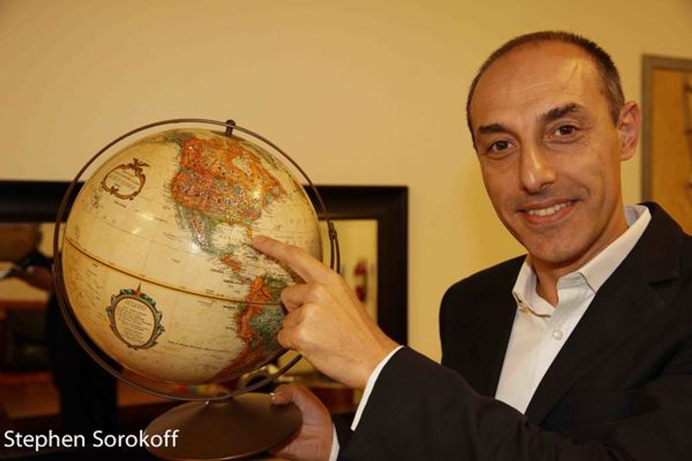 Photos/Review: Bemelmans Mainstay Loston Harris Excites The Arts Garage  Image