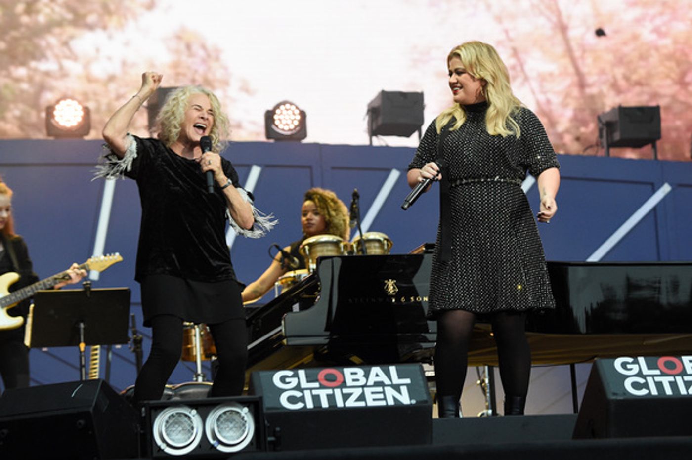 Photo Flash: Queen + Adam Lambert, Carole King, Alicia Keys, Kelly Clarkson, and More at the Global Citizen Festival  Image