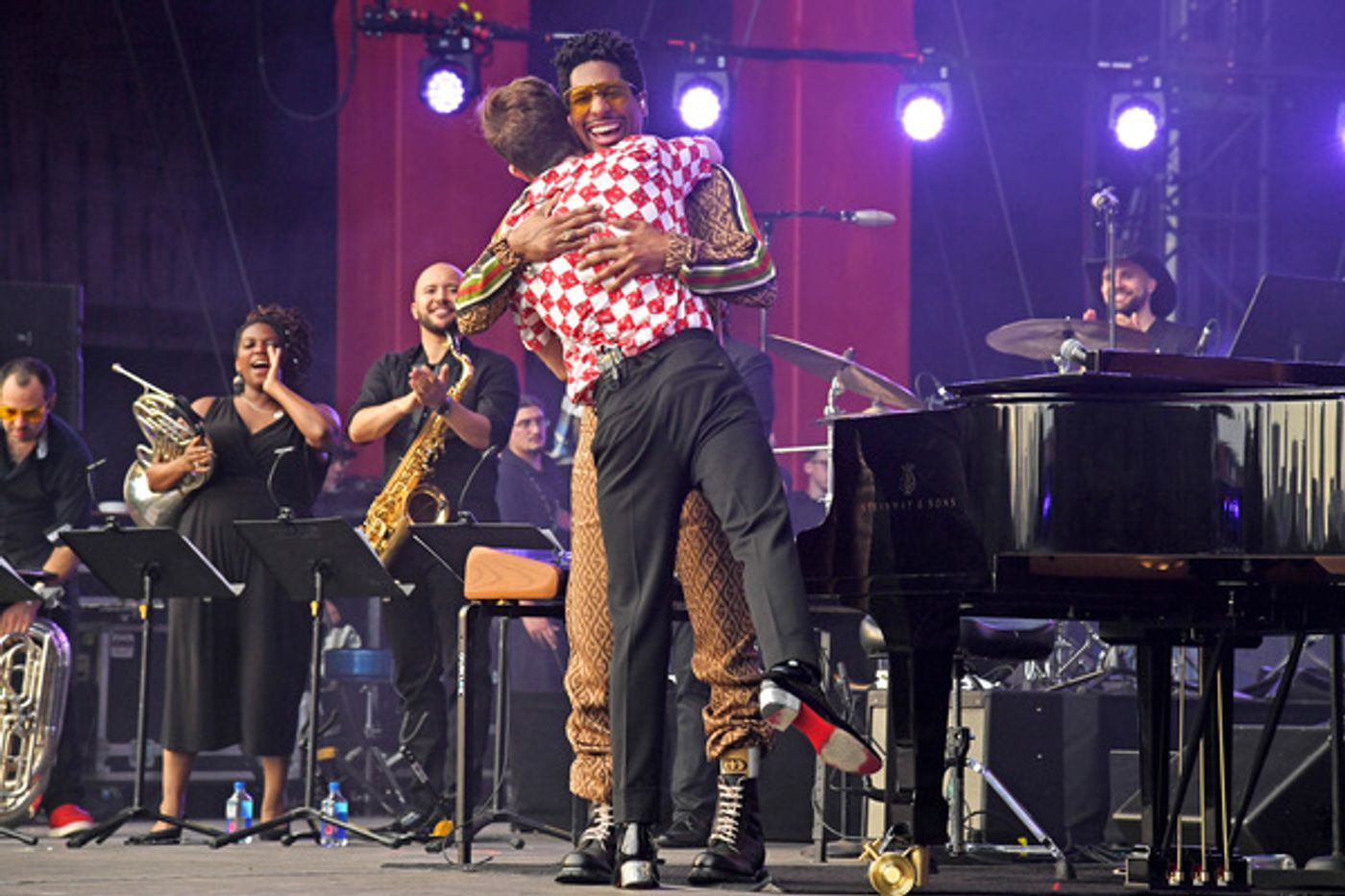 Photo Flash: Queen + Adam Lambert, Carole King, Alicia Keys, Kelly Clarkson, and More at the Global Citizen Festival  Image