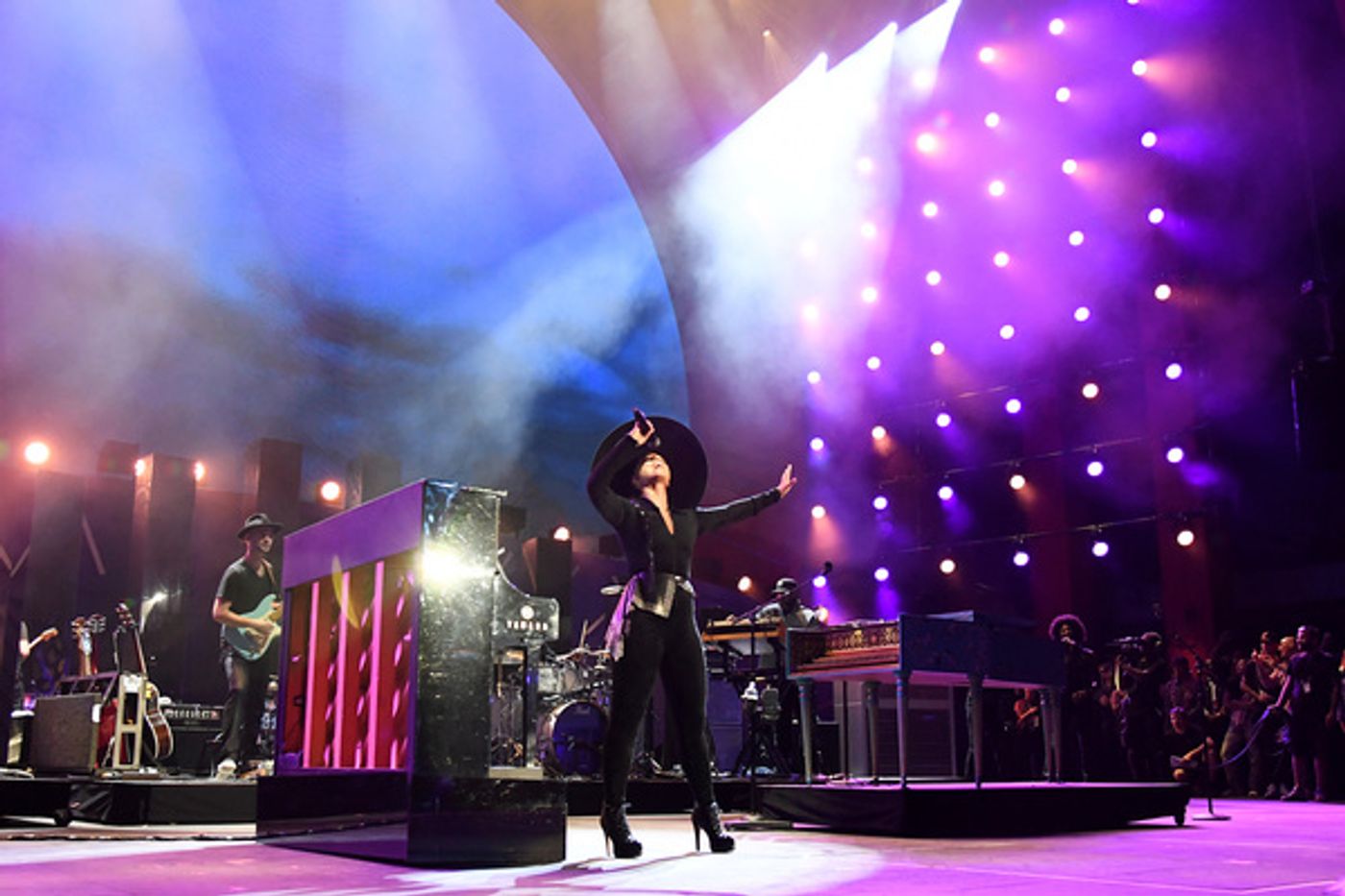 Photo Flash: Queen + Adam Lambert, Carole King, Alicia Keys, Kelly Clarkson, and More at the Global Citizen Festival  Image